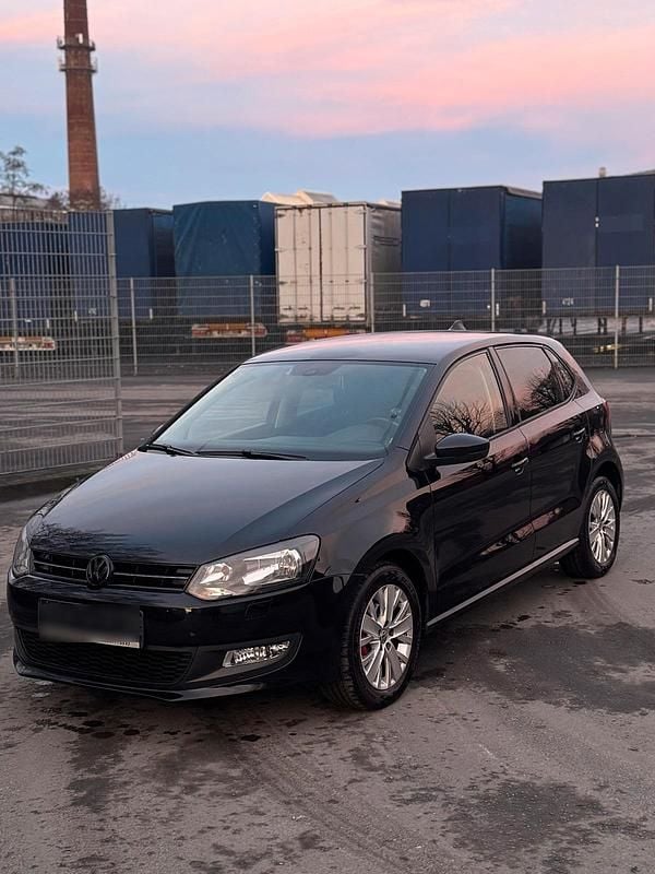 Schwarz Gebraucht 2013 VW Polo Limousine | 6.490 € (Fairer Preis) - Bild 1/4