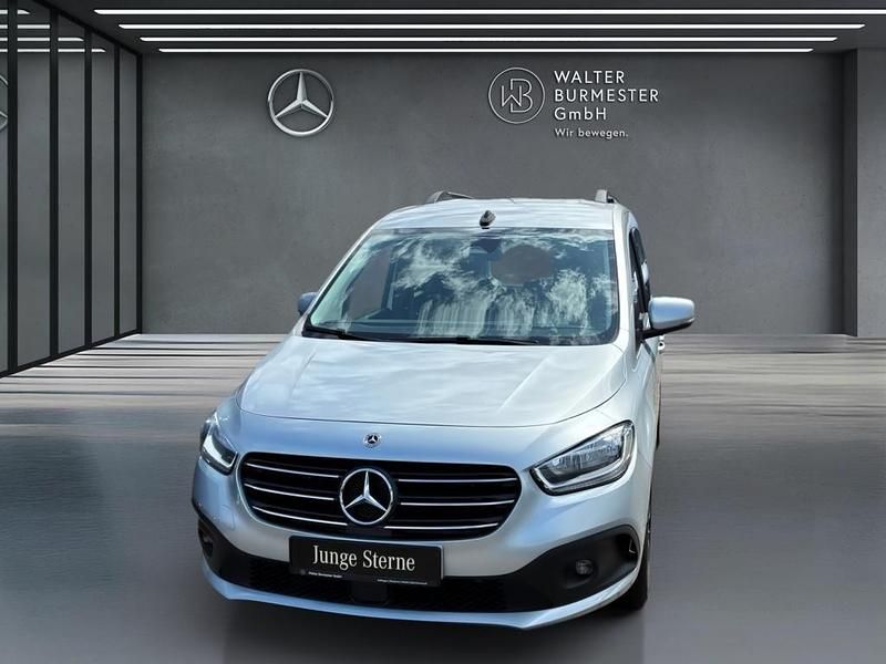 Silber Gebraucht 2024 Mercedes T180 Van / Kleinbus | 27.980 € (Fairer Preis) - Bild 1/4