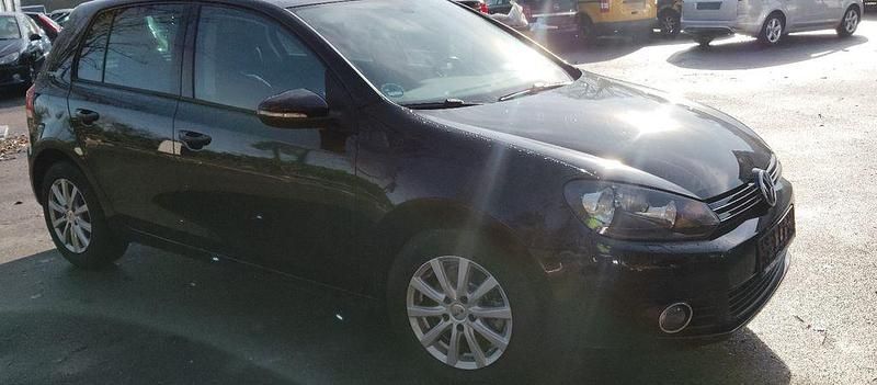 Schwarz Gebraucht 2010 VW Golf Team Limousine | 3.800 € (Fairer Preis) - Bild 1/4