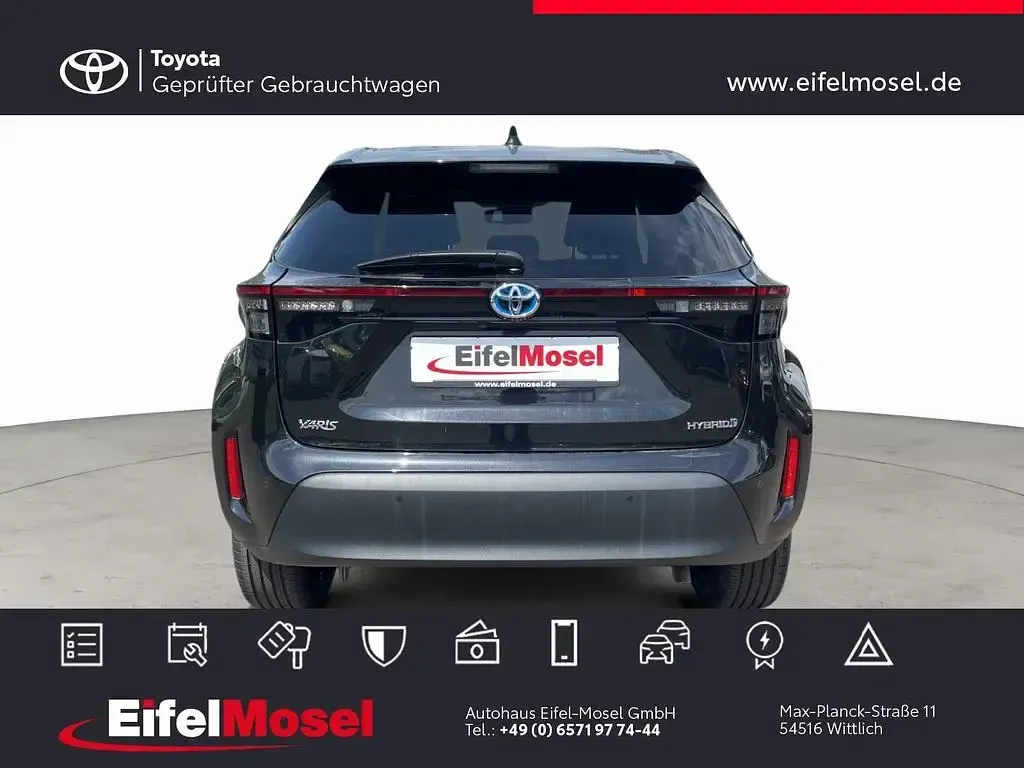 Gebraucht Toyota Yaris Connect Style 116 PS (85 kW) 2024 Schwarz Kleinwagen