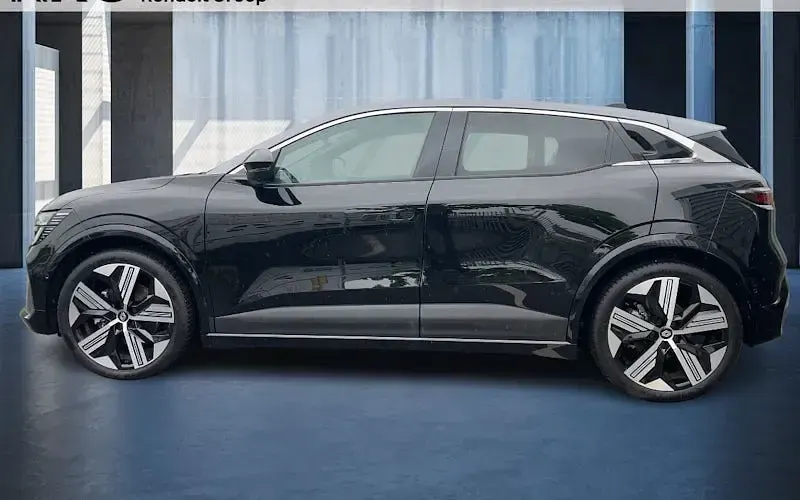 Używany Renault Megane E-Tech Iconic 161 kW (220 KM) 2025 Czarny Sedan/Limuzyna