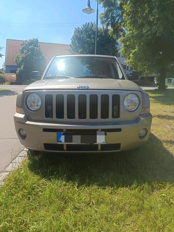 Beige Gebraucht 2010 Jeep Patriot SUV | 8.000 € - Bild 1/4