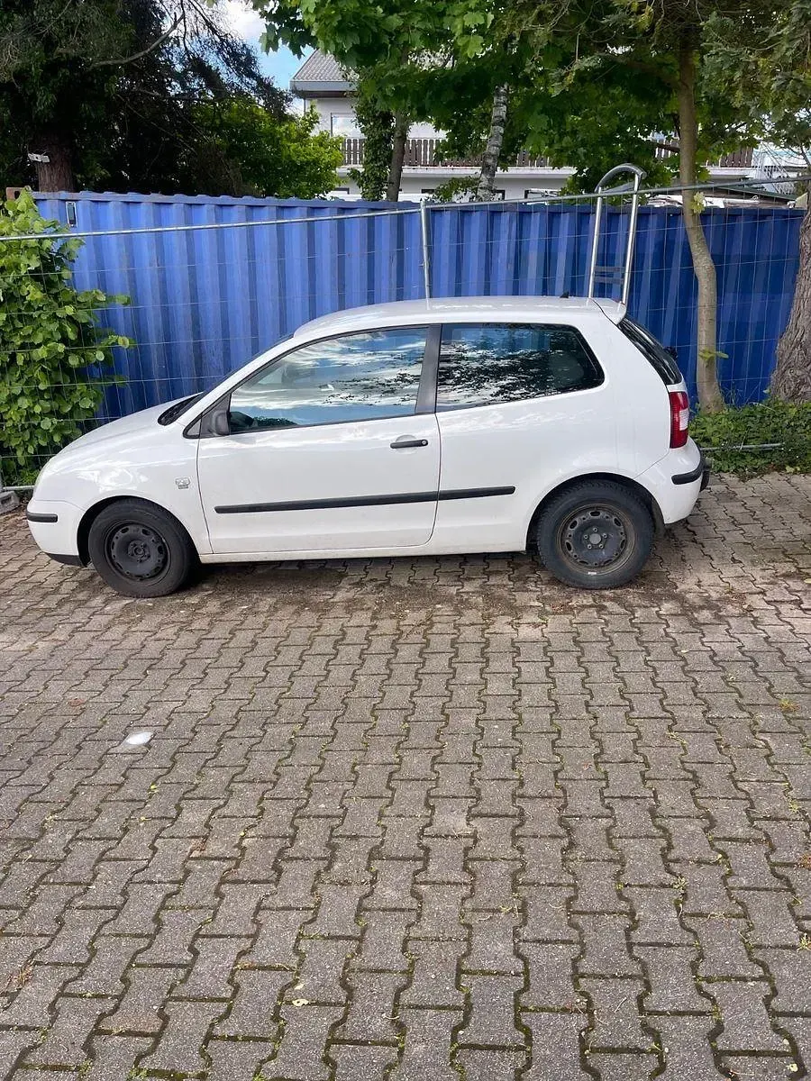 Gebraucht VW Polo 64 PS (47 kW) 2001 Weiß Limousine