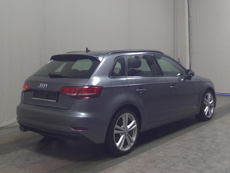 Second-hand Audi A3 Sport 184 CP (135 kW) 2020 Gri Berlinǎ