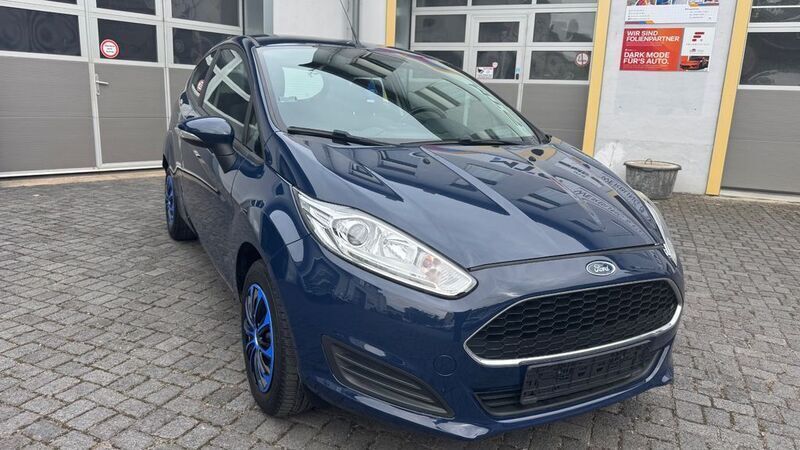 Blau Gebraucht 2016 Ford Fiesta Trend Kleinwagen | 4.200 € (Superpreis) - Bild 1/4