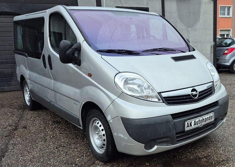 Gebraucht Opel Vivaro 114 PS (83 kW) 2008 Silber Van / Kleinbus