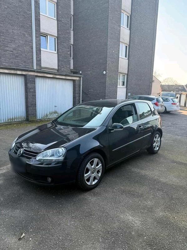 Gebraucht VW Golf V 90 PS (66 kW) 2004 Schwarz Kleinwagen