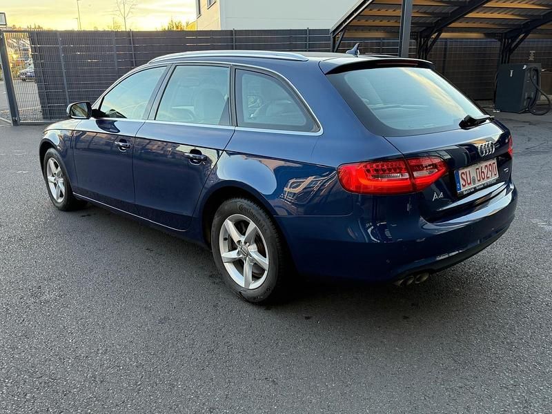 Gebraucht Audi A4 Ambiente 177 PS (130 kW) 2012 Blau Kombi