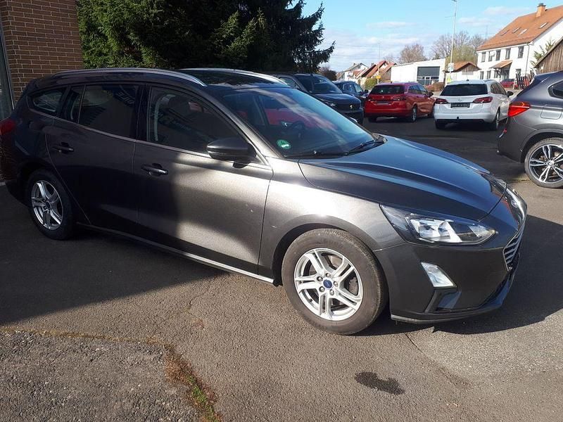 Gebraucht Ford Focus Cool & Connect 120 PS (88 kW) 2021 Grau Limousine