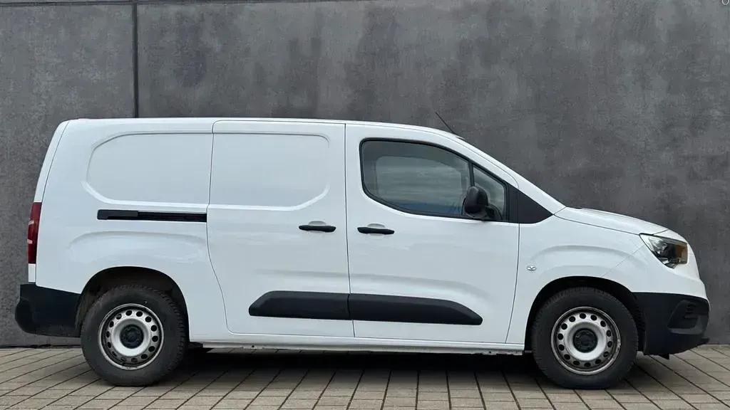 Gebraucht Opel Combo Edition 131 PS (96 kW) 2022 Weiß Van / Kleinbus