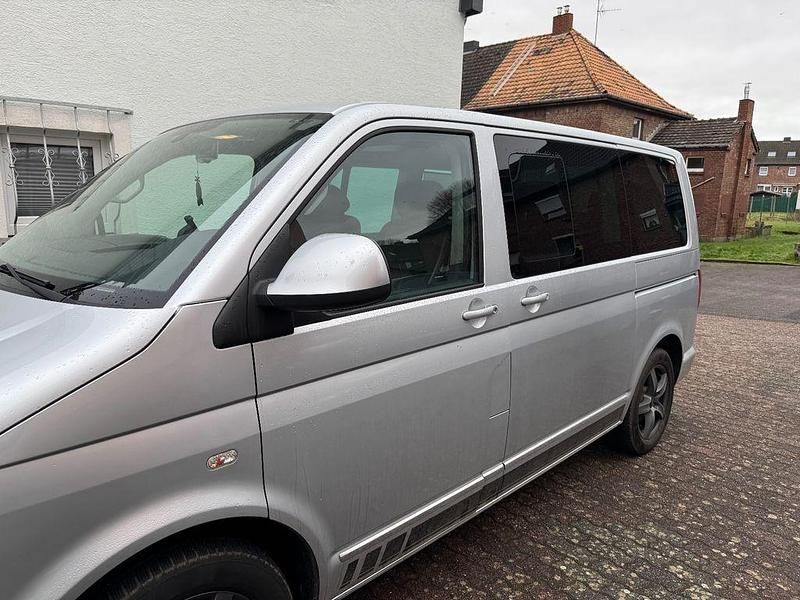 Grau Gebraucht 2010 VW Multivan Highline Van | 19.500 € (Guter Preis) - Bild 1/4