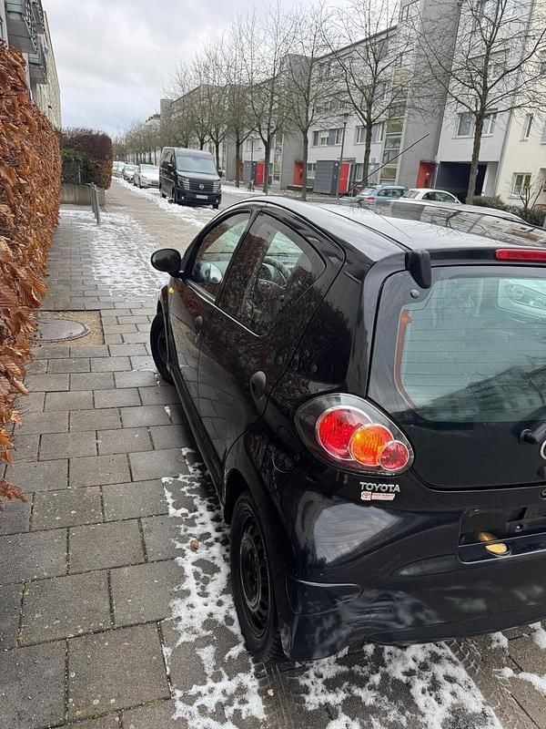 Schwarz Gebraucht 2009 Toyota Aygo Kleinwagen | 1.350 € (Guter Preis) - Bild 1/4