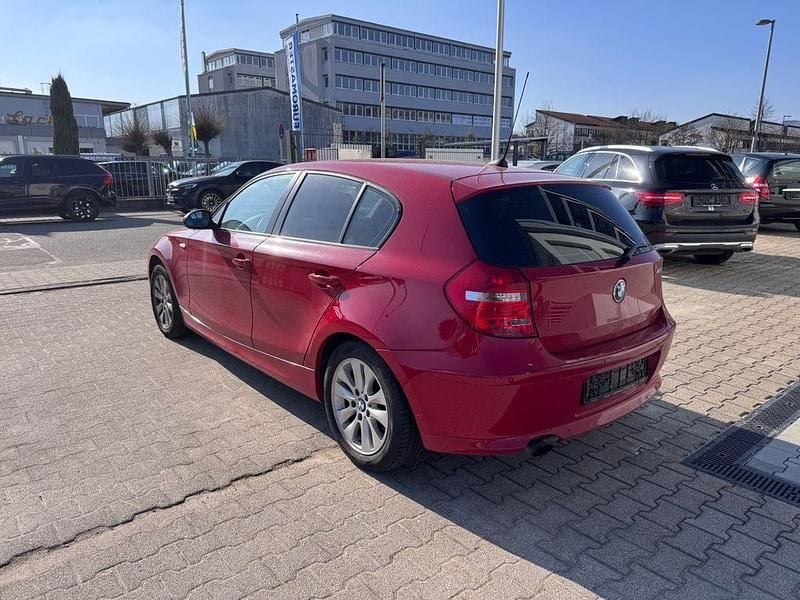 Gebraucht BMW 118 Advantage 143 PS (105 kW) 2008 Rot Kleinwagen