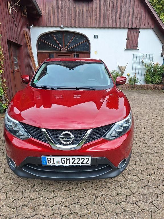 Rot Gebraucht 2014 Nissan Qashqai 360º SUV | 10.800 € (Etwas zu teuer) - Bild 1/4