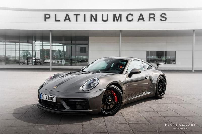 Grau Gebraucht 2024 Porsche 911 Carrera 4 GTS | 158.940 € (Superpreis) - Bild 1/4