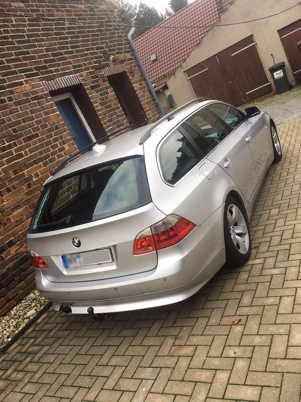 Gebraucht BMW 525 177 PS (130 kW) 2005 Silber Kombi