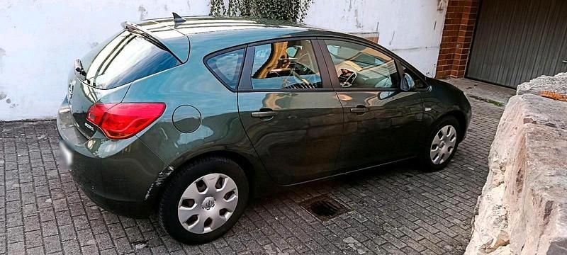 Gebraucht Opel Astra 87 PS (63 kW) 2010 Grün Kombi