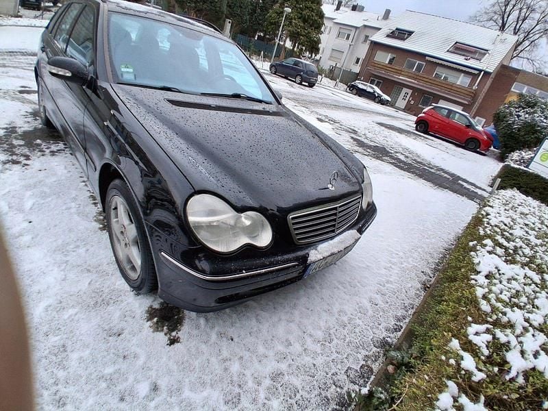 Schwarz Gebraucht 2003 Mercedes C180 Avantgarde Kombi | 2.650 € (Fairer Preis) - Bild 1/4