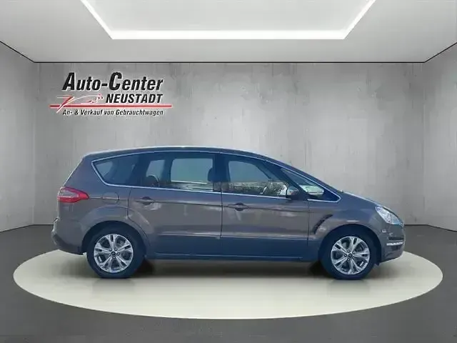 Gebraucht Ford S-MAX Titanium 235 PS (172 kW) 2014 Braun Van / Kleinbus