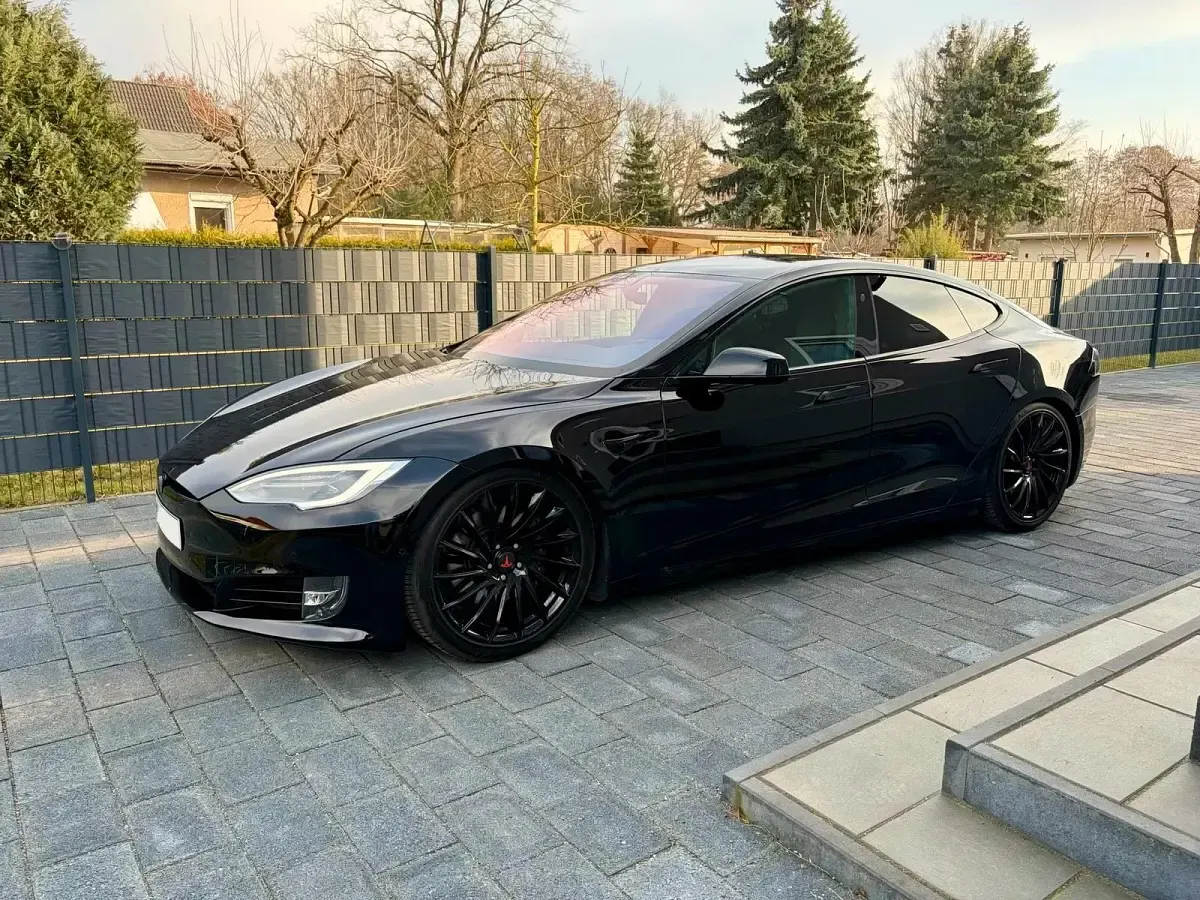 Usado Tesla Model S 386 kW (525 CV) 2017 Negro Utilitario
