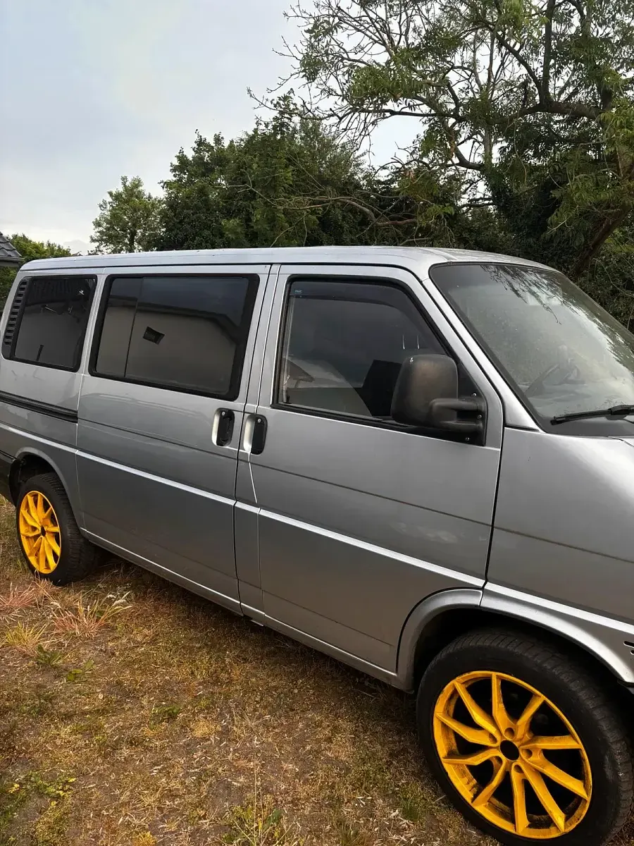 Gebraucht VW Caravelle 102 PS (75 kW) 2001 Silber Van