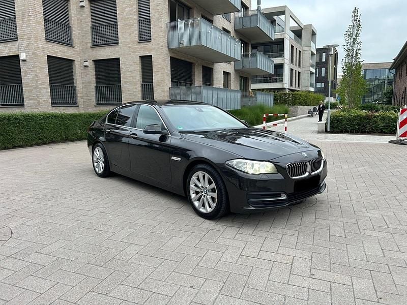 Braun Gebraucht 2016 BMW 530 Limousine | 14.999 € (Teuer) - Bild 1/4