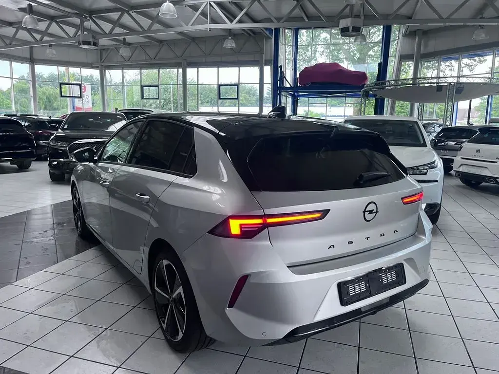 Gebraucht Opel Astra 131 PS (96 kW) 2025 Grau Kleinwagen