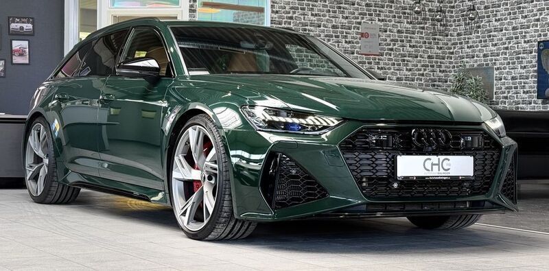 Grün Gebraucht 2022 Audi RS6 Ambiente Kombi | 89.845 € (Superpreis) - Bild 1/4