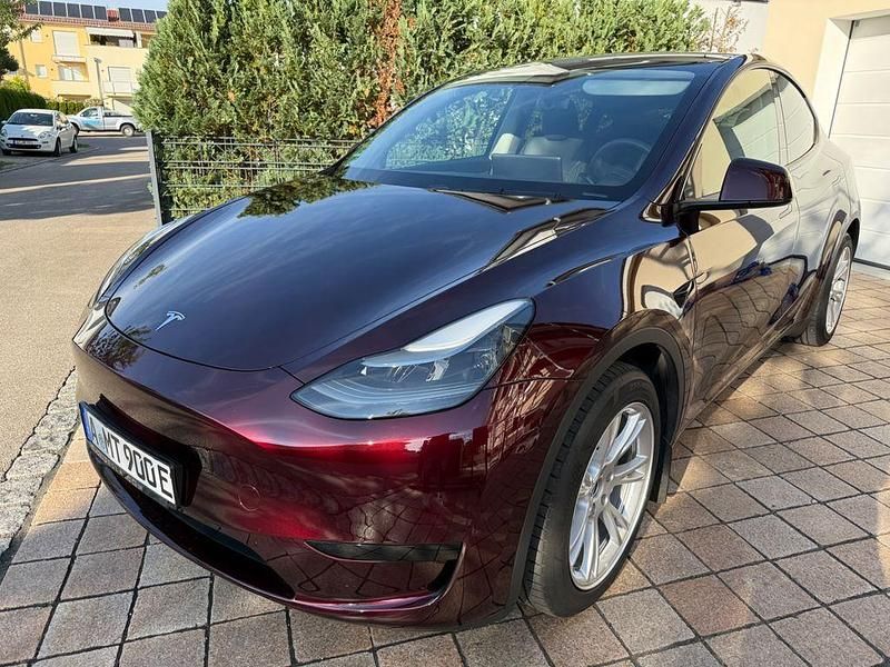 Rot Gebraucht 2023 Tesla Model Y RWD SUV | 34.900 € (Fairer Preis) - Bild 1/4
