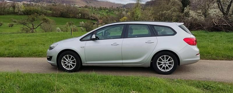 Silber Gebraucht 2015 Opel Astra S Kombi | 4.900 € (Guter Preis) - Bild 1/4