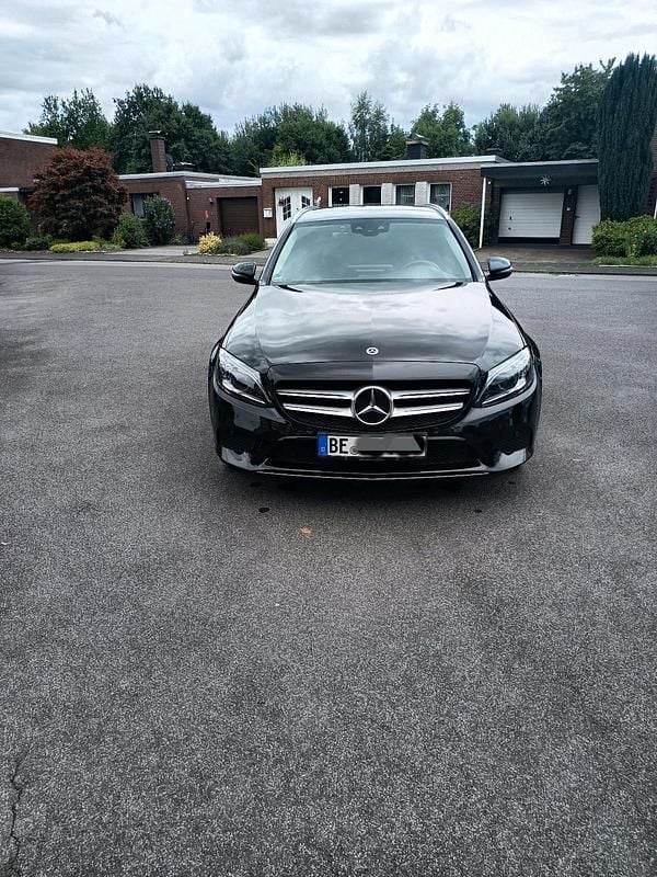 Schwarz Gebraucht 2020 Mercedes C300e Kombi | 25.000 € (Superpreis) - Bild 1/4