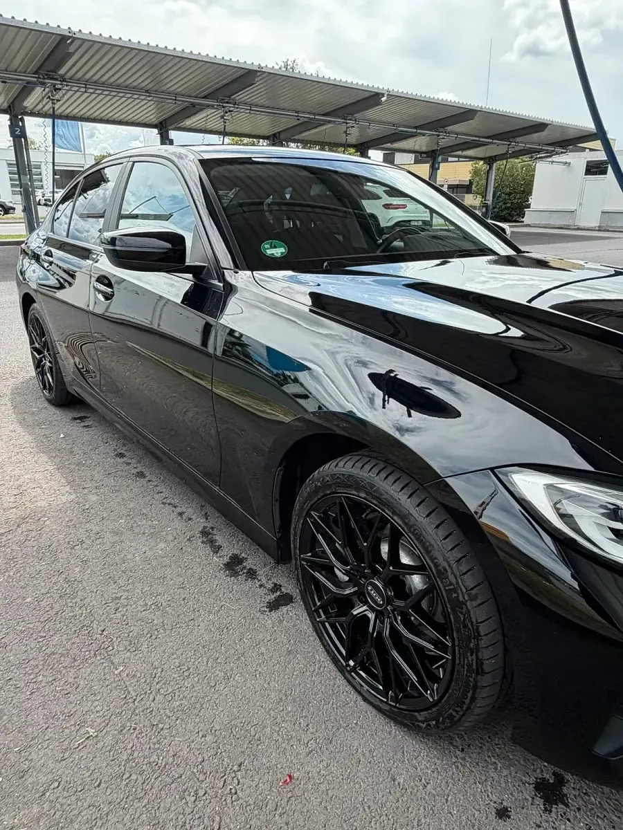 Gebraucht BMW 330e Advantage 292 PS (214 kW) 2022 Schwarz Limousine
