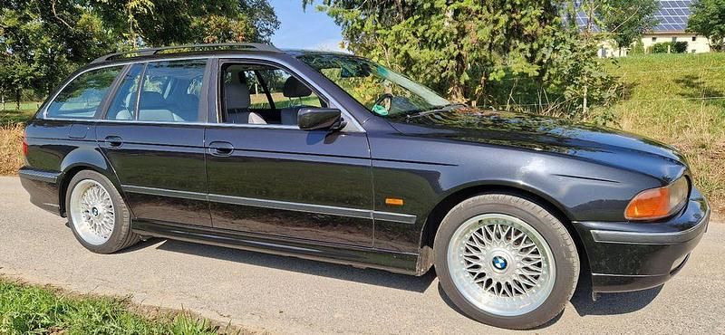Schwarz Gebraucht 1997 BMW 528 Sport Line Kombi | 6.290 € (Etwas zu teuer) - Bild 1/4