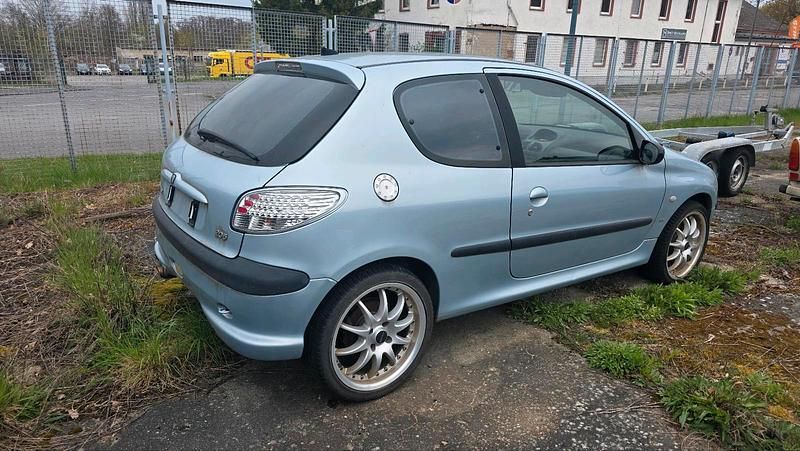 Gebraucht Peugeot 206 S16 136 PS (100 kW) 2002 Silber Kleinwagen