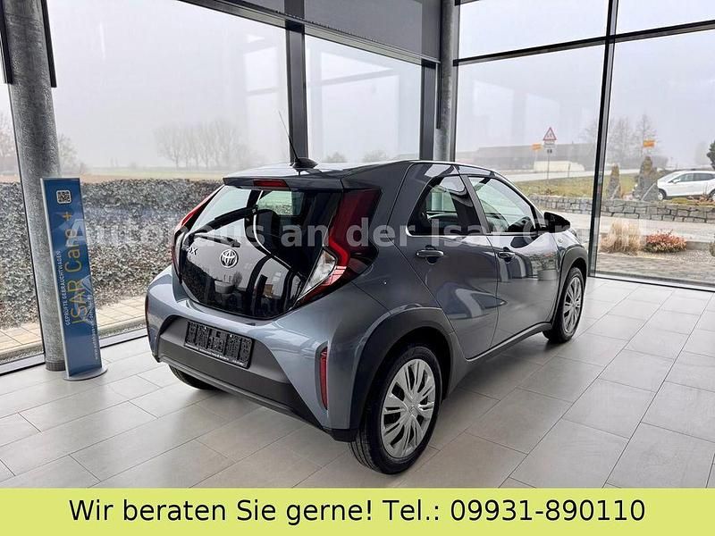Neu Toyota Aygo X 72 PS (52 kW) 2025 Grau SUV