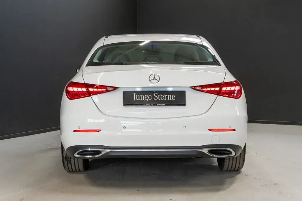 Gebraucht Mercedes C180 Avantgarde 170 PS (125 kW) 2025 Polarweiss Limousine