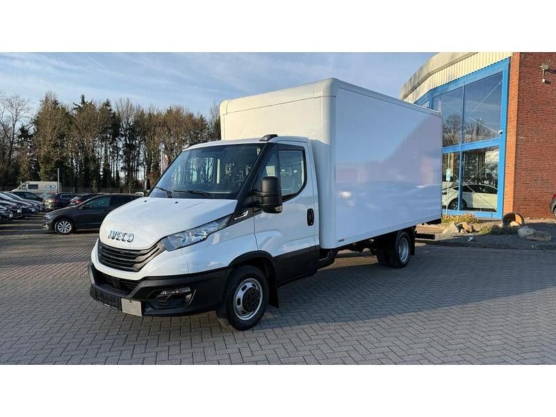 Second-hand Iveco Daily 156 CP (114 kW) 2024 Alb Van