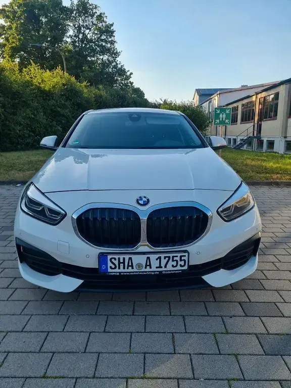 Gebraucht BMW 116 Advantage 109 PS (80 kW) 2022 Weiß Kleinwagen