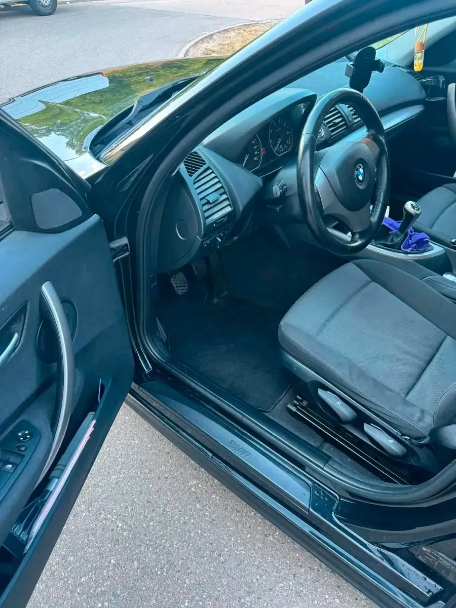Gebraucht BMW 116 122 PS (89 kW) 2006 Schwarz Kleinwagen