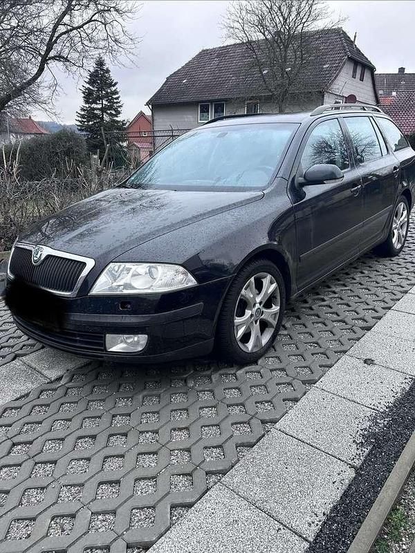 Gebraucht Skoda Octavia Ambiente 160 PS (117 kW) 2008 Schwarz Kombi