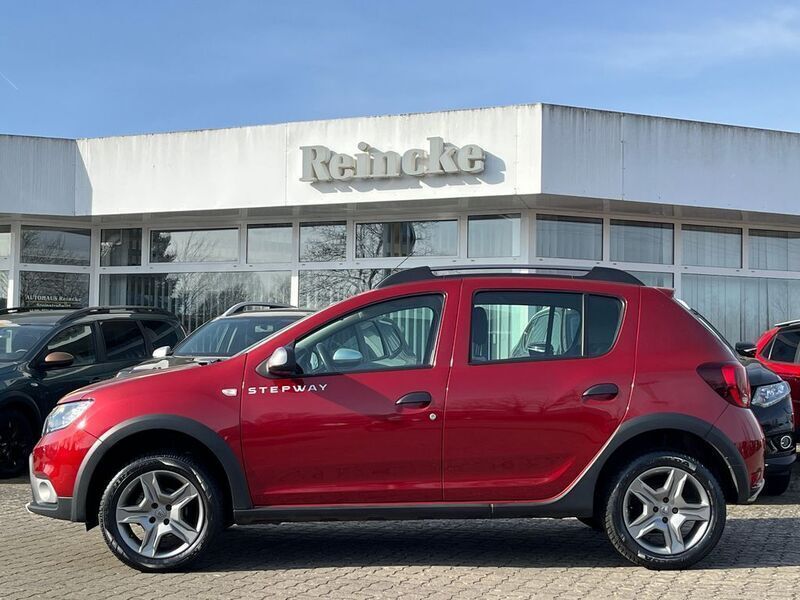 Rot Gebraucht 2020 Dacia Sandero Stepway Kleinwagen | 13.990 € (Fairer Preis) - Bild 1/4
