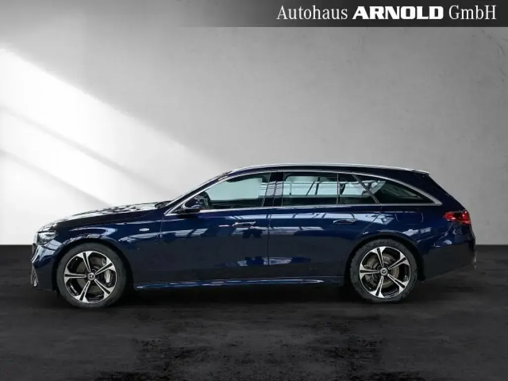 Gebraucht Mercedes 300 Avantgarde 197 PS (144 kW) 2025 Nautikblau (metallic) Kombi