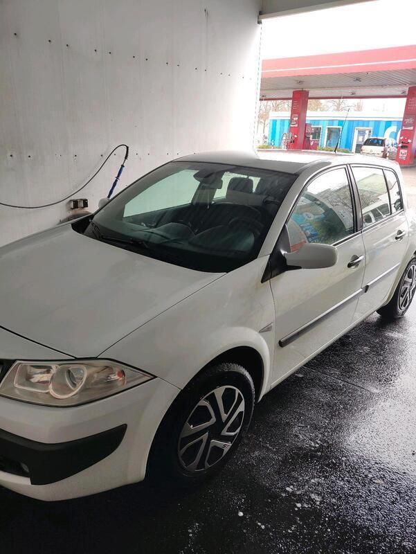 Weiß Gebraucht 2008 Renault Mégane III Kleinwagen | 2.000 € (Superpreis) - Bild 1/4