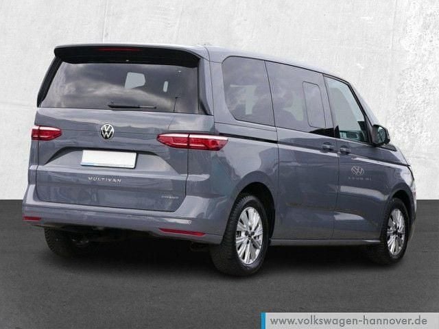 Second-hand VW Multivan Basis 150 CP (110 kW) 2022 Gri Monovolum