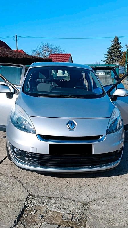 Gebraucht Renault Scénic III 110 PS (80 kW) 2012 Silber Van / Kleinbus