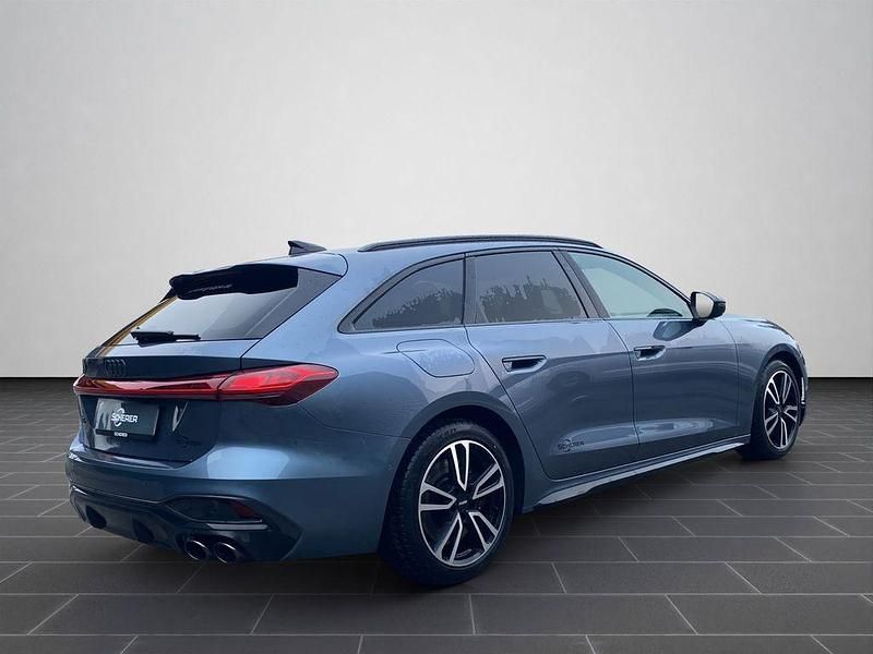 Gebraucht Audi S5 Comfort 367 PS (269 kW) 2025 Horizontblau metallic (metallic) Limousine