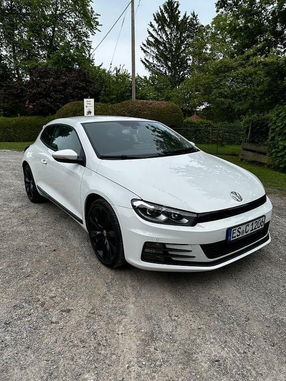 Weiß Gebraucht 2016 VW Scirocco Sport Coupé | 14.500 € (Etwas zu teuer) - Bild 1/4