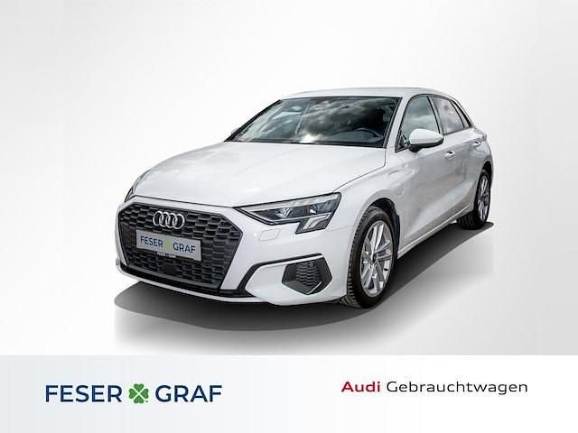 Ibisweiß Gebraucht 2022 Audi A3 Sportback e-tron Comfort Limousine | 24.990 € (Fairer Preis) - Bild 1/4