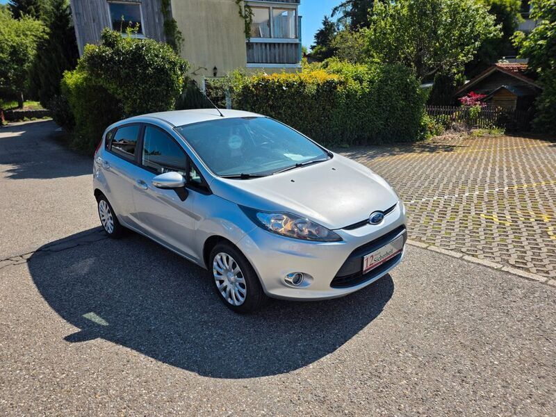 Silber Gebraucht 2012 Ford Fiesta Trend Kleinwagen | 4.999 € (Fairer Preis) - Bild 1/3