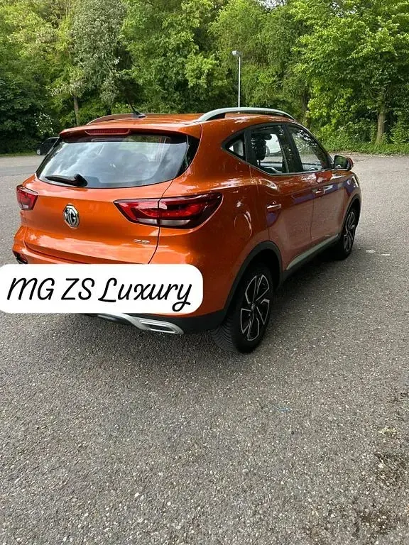 Gebraucht MG ZS Luxury 106 PS (77 kW) 2024 Orange SUV